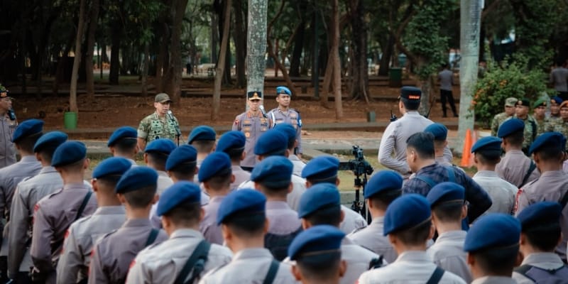 TNI-Polri Kawal 26 Demo Hari ini di Jakarta Termasuk Depan Gedung DPR/MPR TNI-Polri Kawal 26 Demo Hari ini di Jakarta Termasuk Depan Gedung DPR/MPR