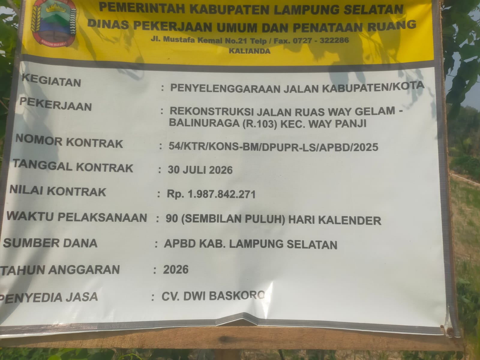 WARGA CANDIPURO SIAP LAPORKAN PROYEK JALAN BETON RETAK, DESAK APARAT BERTINDAK! WARGA CANDIPURO SIAP LAPORKAN PROYEK JALAN BETON RETAK, DESAK APARAT BERTINDAK!